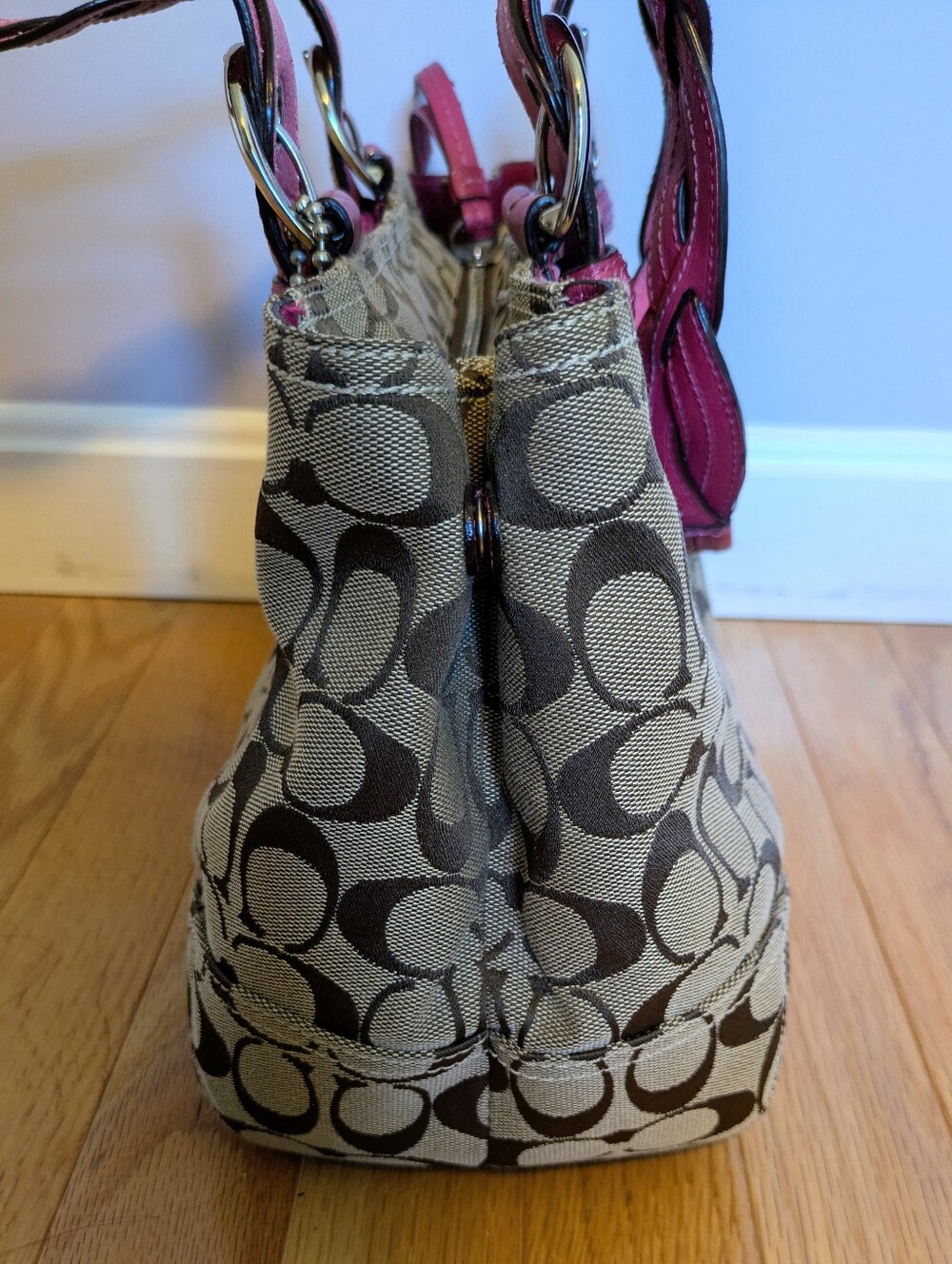 Coach Signature Print Shoulder Bag. - Picture 10 of 13